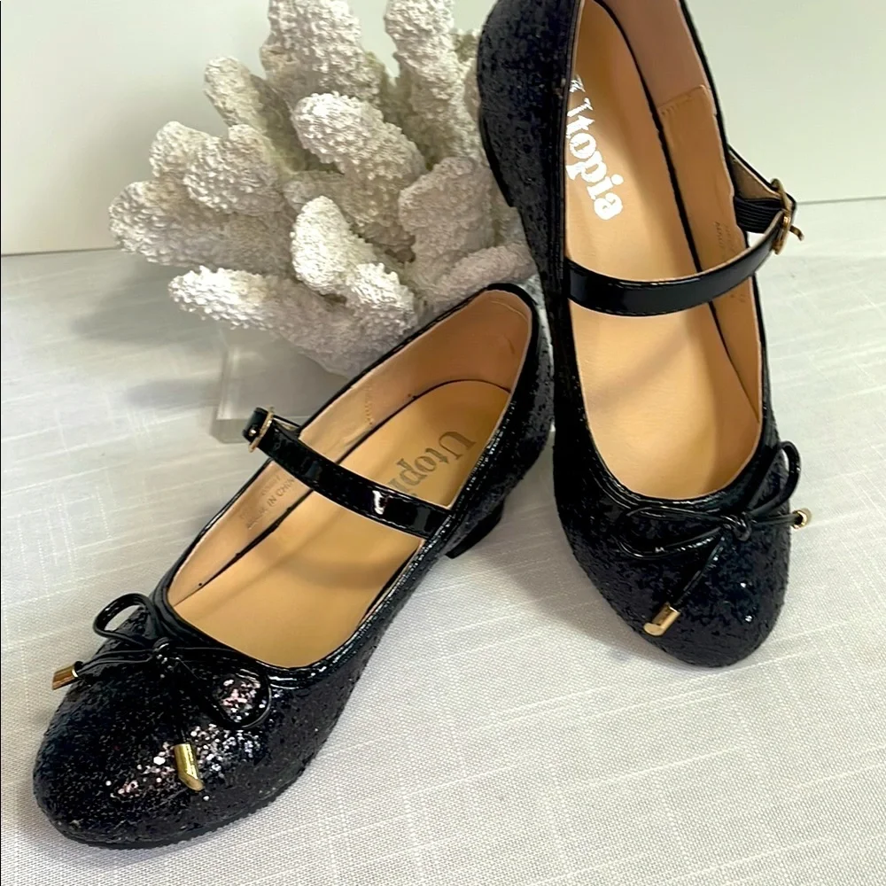 Girls NWOT size 13 Glitter High Heels.